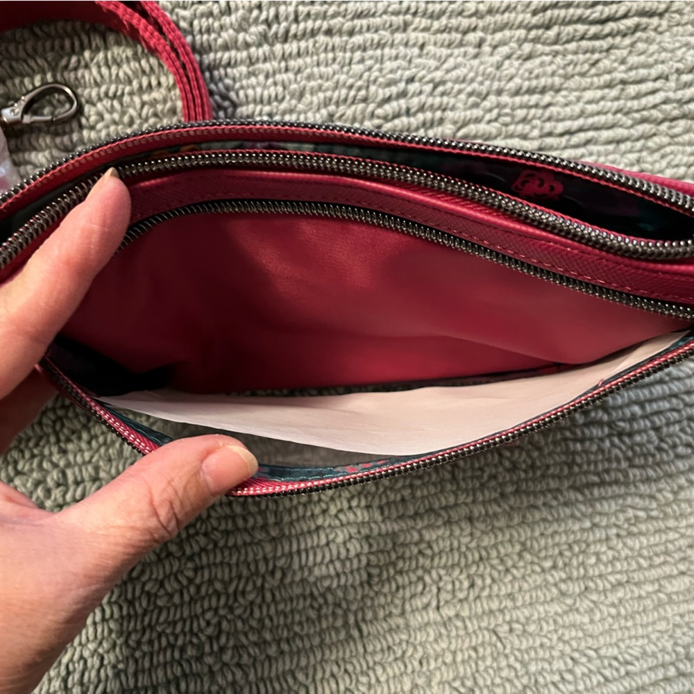 Lug Peekaboo 2 Matte Luxe VL Convertible
Crossbody Bag - Raspberry - Picture 6 of 6